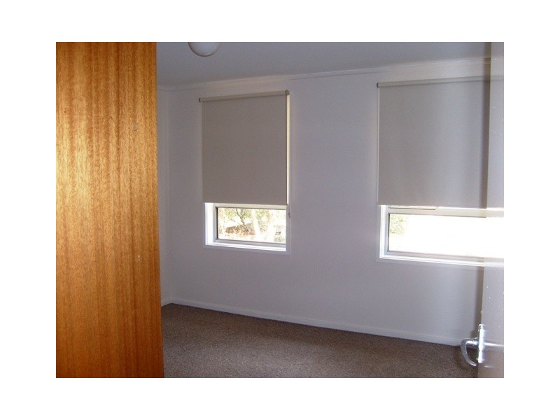 33 Molloy Crescent, Cook ACT 2614