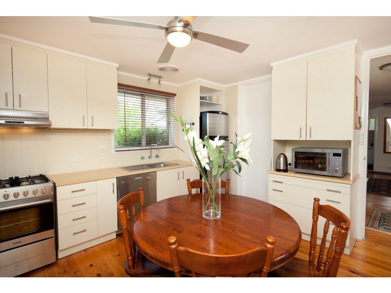 16 Brooks Street, Macquarie ACT 2614
