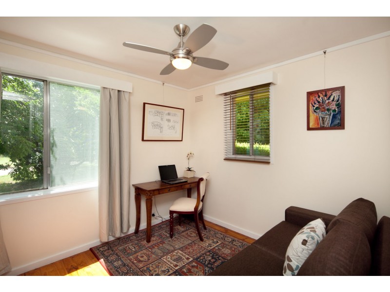 16 Brooks Street, Macquarie ACT 2614