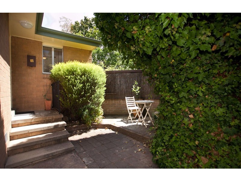 16 Brooks Street, Macquarie ACT 2614