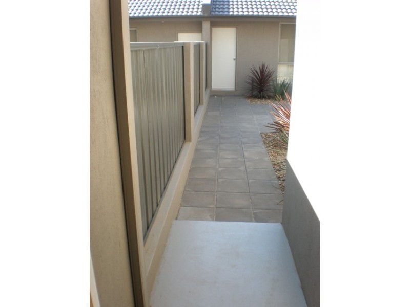 105A Anthony Rolfe Avenue, Gungahlin ACT 2912