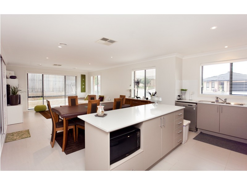 87 James Harrison Street, Dunlop ACT 2615