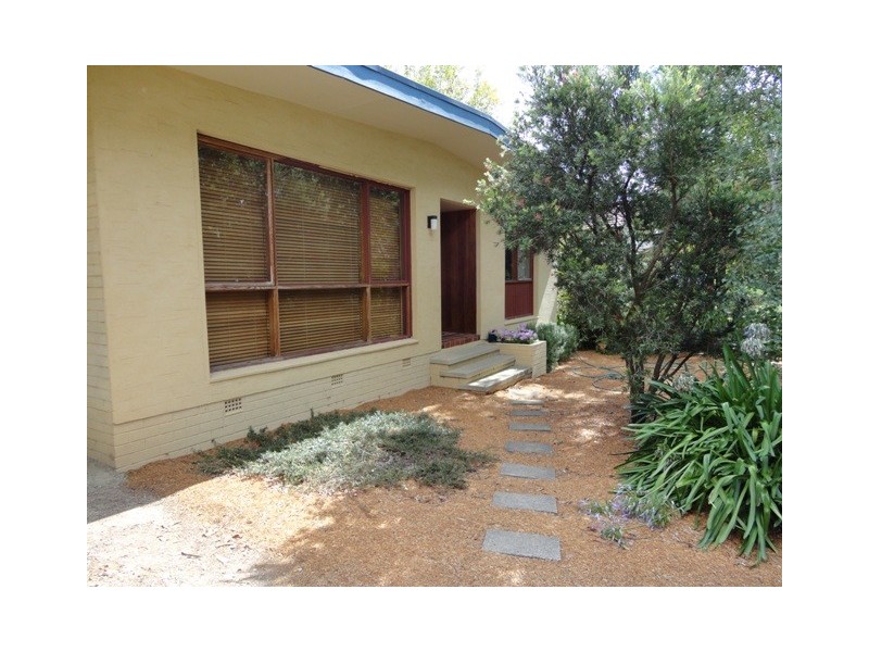 16 Darambal Street, Aranda ACT 2614