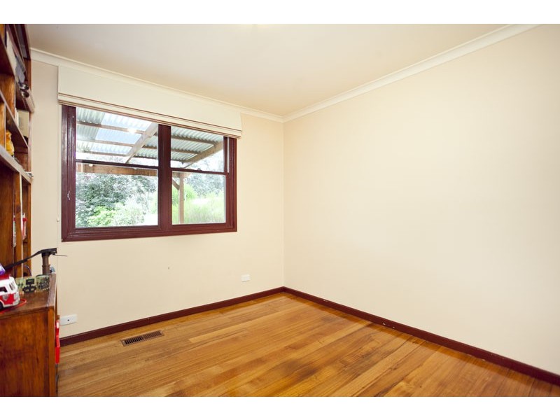 27 Mackellar Crescent, Cook ACT 2614