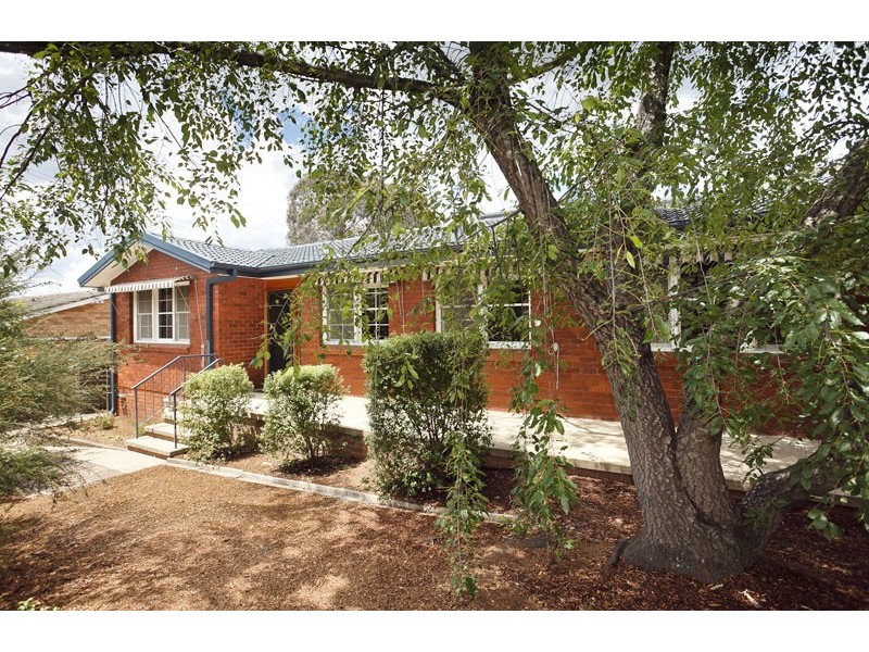 27 Mackellar Crescent, Cook ACT 2614