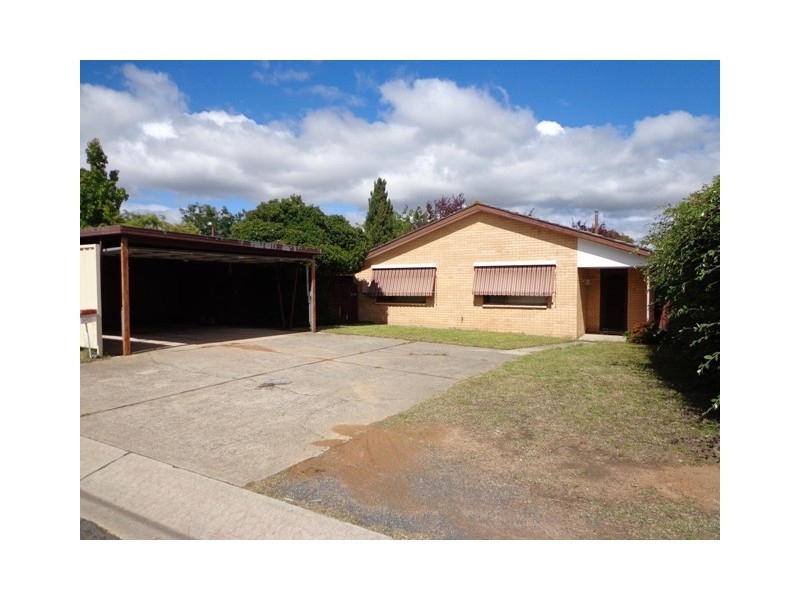 4 Warby Place, Charnwood ACT 2615
