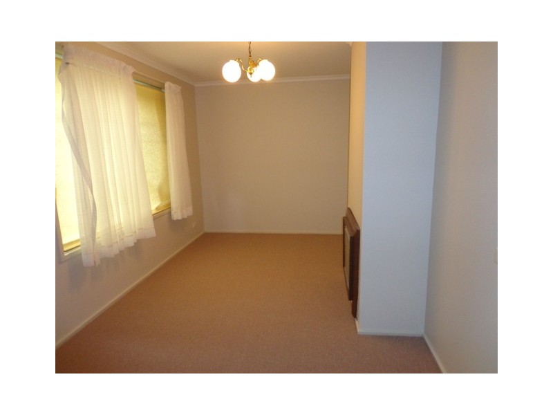 4 Warby Place, Charnwood ACT 2615