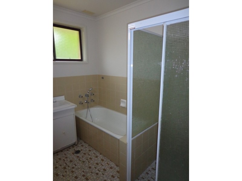 4 Warby Place, Charnwood ACT 2615