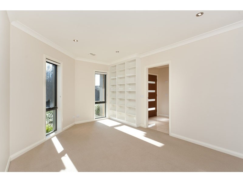 1/33 LOCHBUY STREET, Macquarie ACT 2614