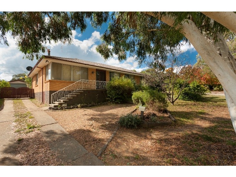 30  Clubbe Crescent, Macgregor ACT 2615