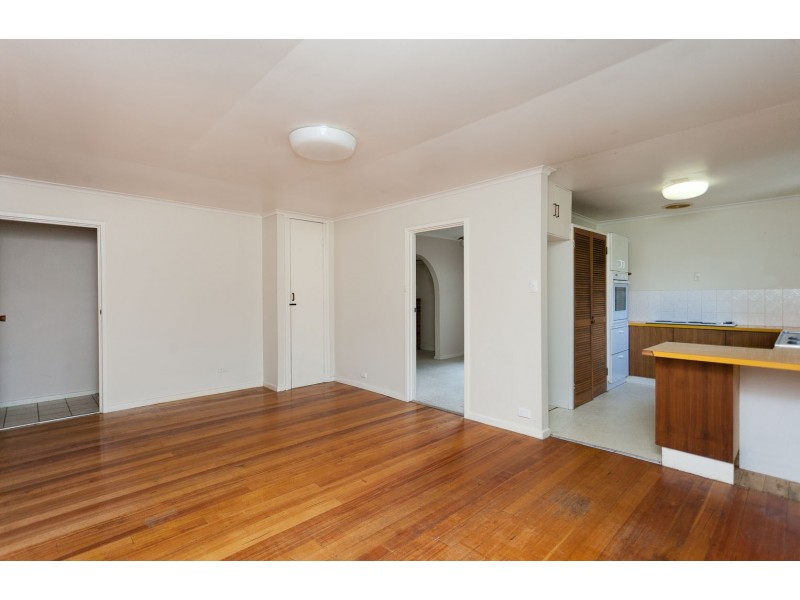 30  Clubbe Crescent, Macgregor ACT 2615