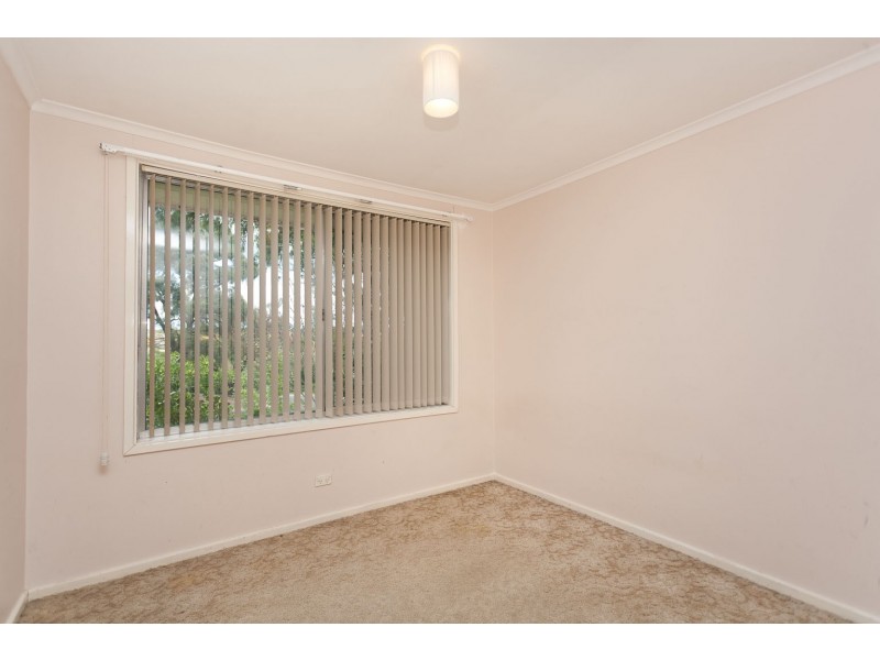 30  Clubbe Crescent, Macgregor ACT 2615