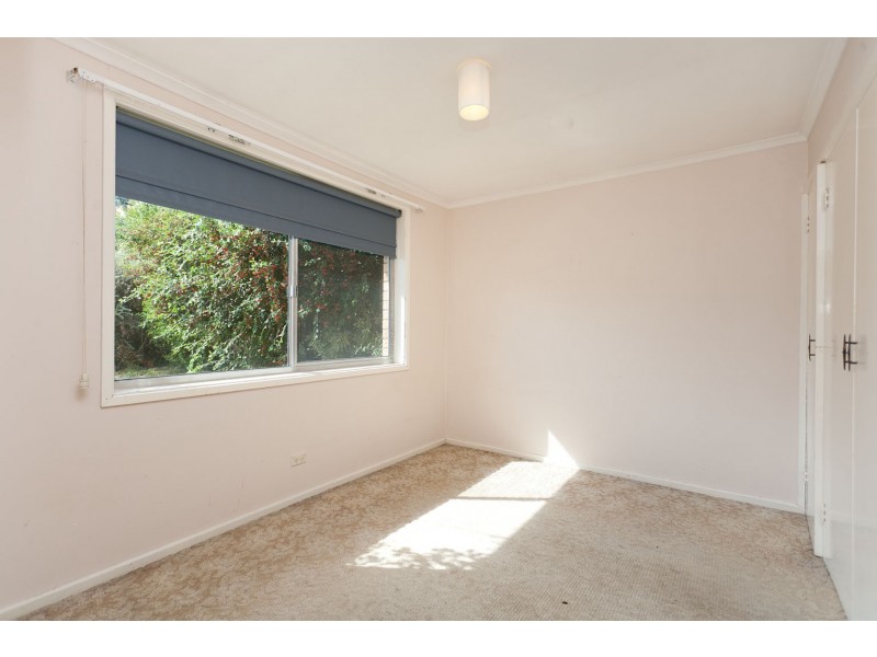 30  Clubbe Crescent, Macgregor ACT 2615