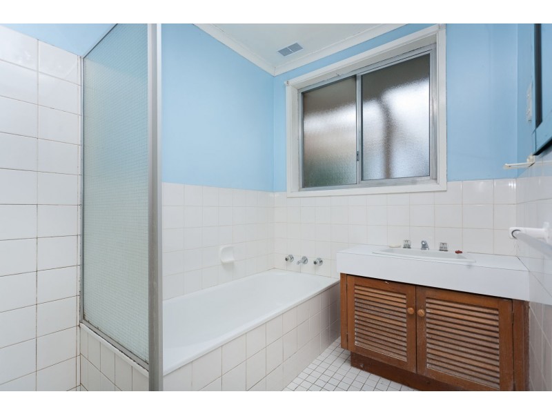 30  Clubbe Crescent, Macgregor ACT 2615