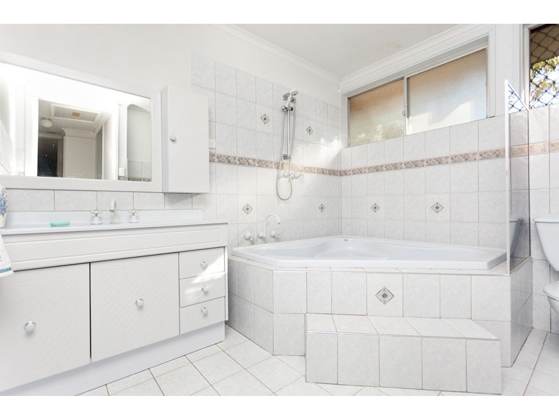 6 Lipscomb Place, Macgregor ACT 2615