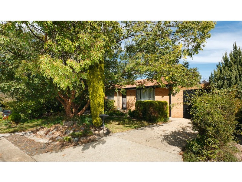 8 McCarthy Place, Charnwood ACT 2615