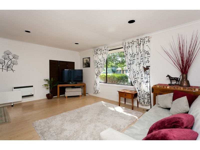 8 McCarthy Place, Charnwood ACT 2615