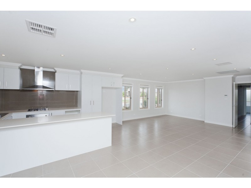 10 Wighton Terrace, Casey ACT 2913