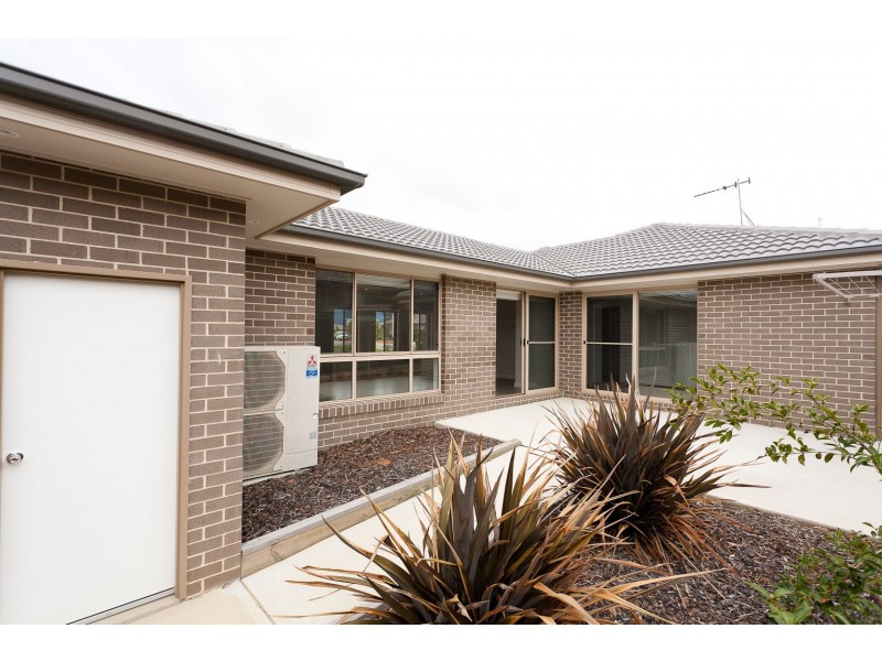 10 Wighton Terrace, Casey ACT 2913