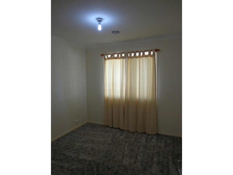 10 Cecil Place, Dunlop ACT 2615