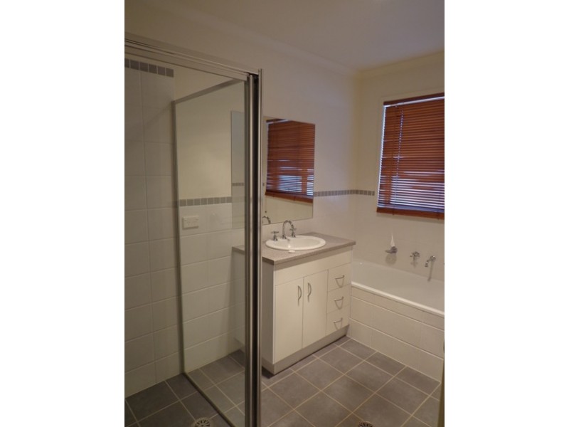 10 Cecil Place, Dunlop ACT 2615