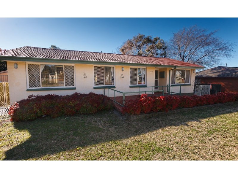 102 Lachlan Street, Macquarie ACT 2614