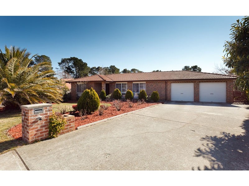 34 St John Crescent, Florey ACT 2615