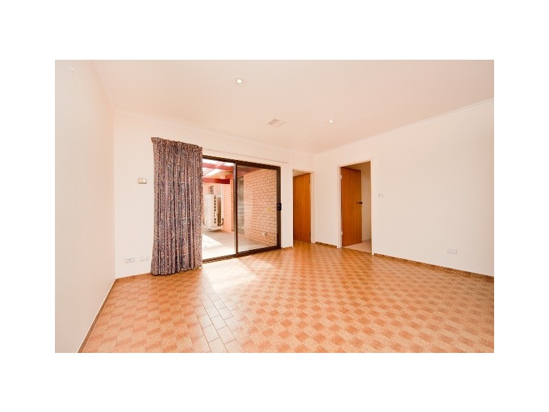 16 Kinchela Court, Latham ACT 2615