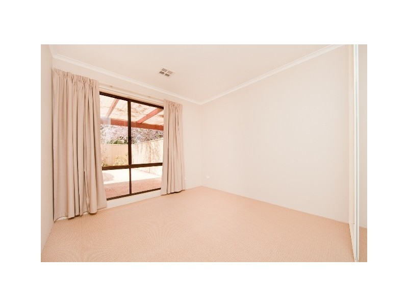 16 Kinchela Court, Latham ACT 2615