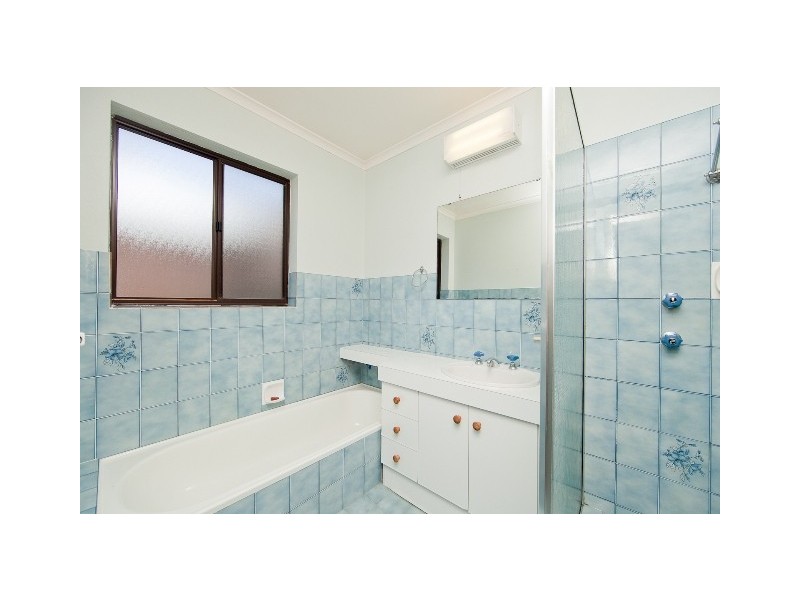 16 Kinchela Court, Latham ACT 2615