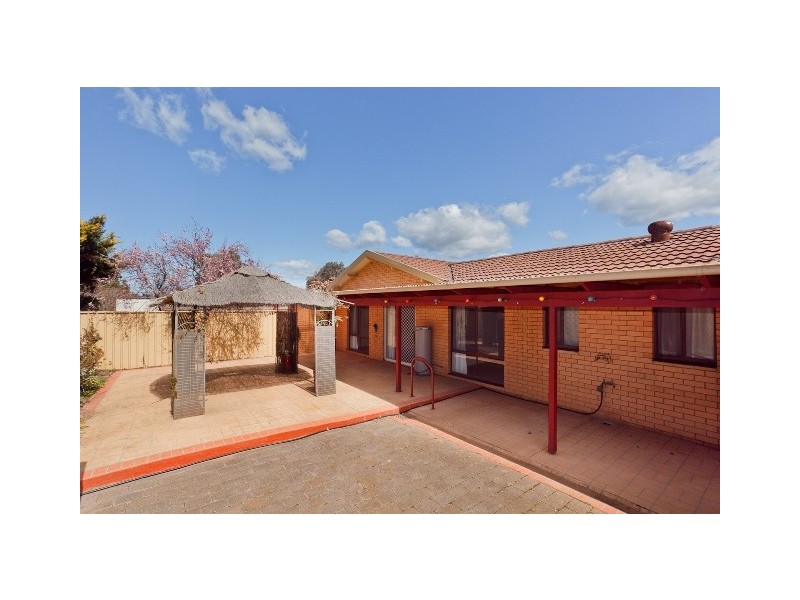 16 Kinchela Court, Latham ACT 2615