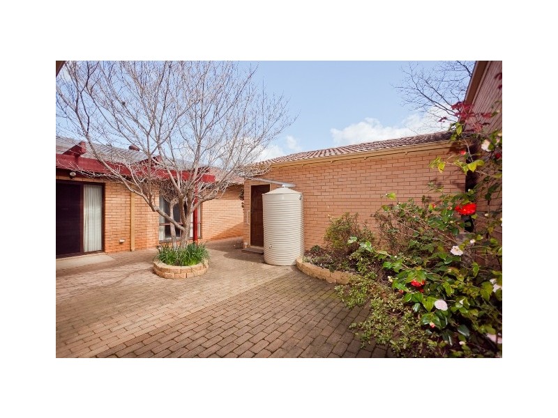 16 Kinchela Court, Latham ACT 2615