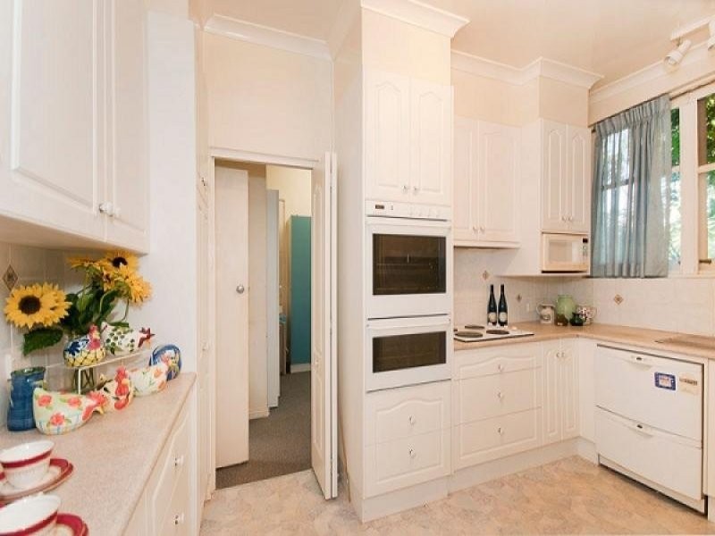 21 Gawler Crescent, Deakin ACT 2600