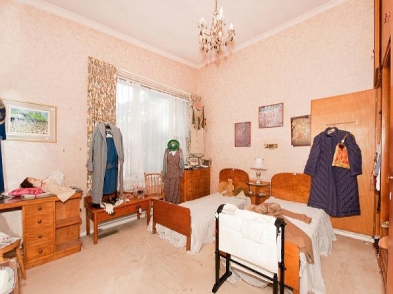 21 Gawler Crescent, Deakin ACT 2600