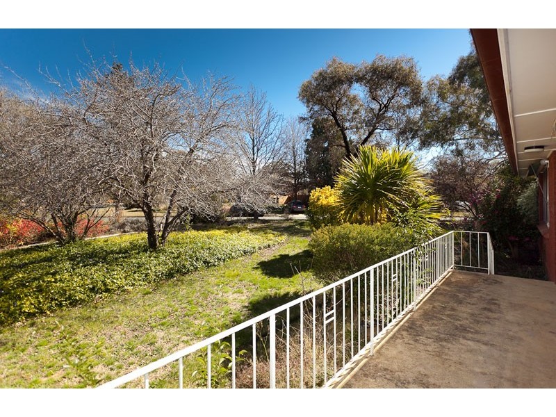 2 Badgery Street, Macquarie ACT 2614