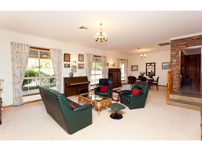 317 Spring Range Road, Wallaroo NSW 2618