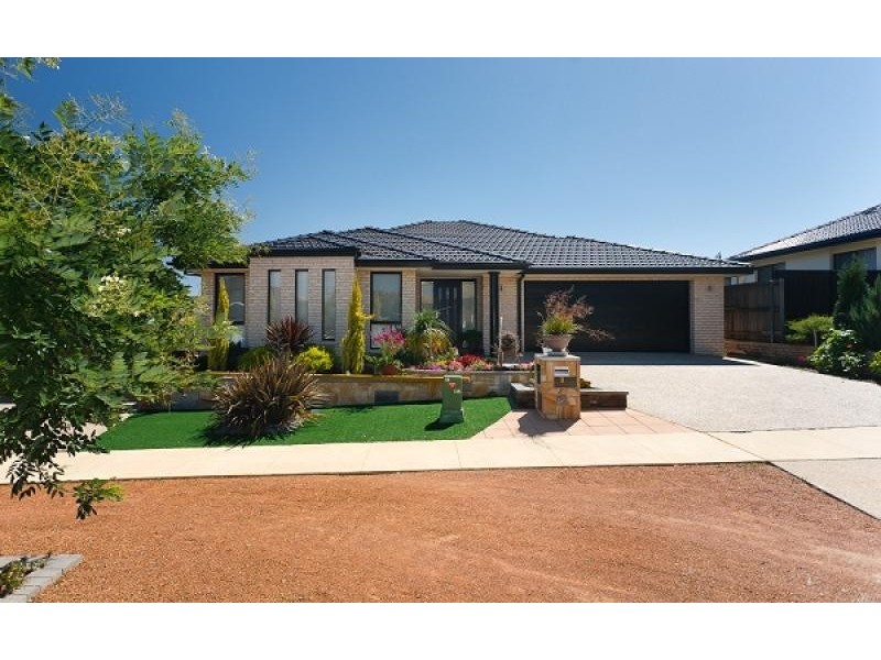 3 Leveque Street, Harrison ACT 2914