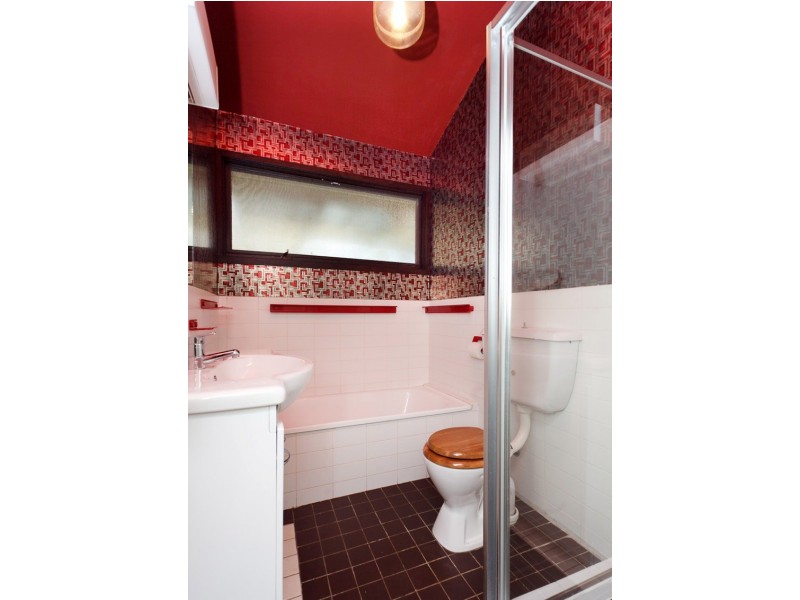 16 Oakes Street, Cook ACT 2614