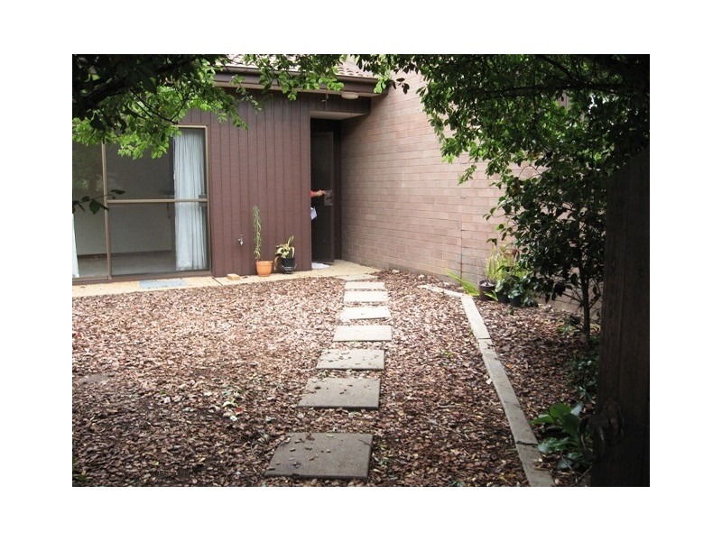 16/1 Evergood Close, Weston ACT 2611