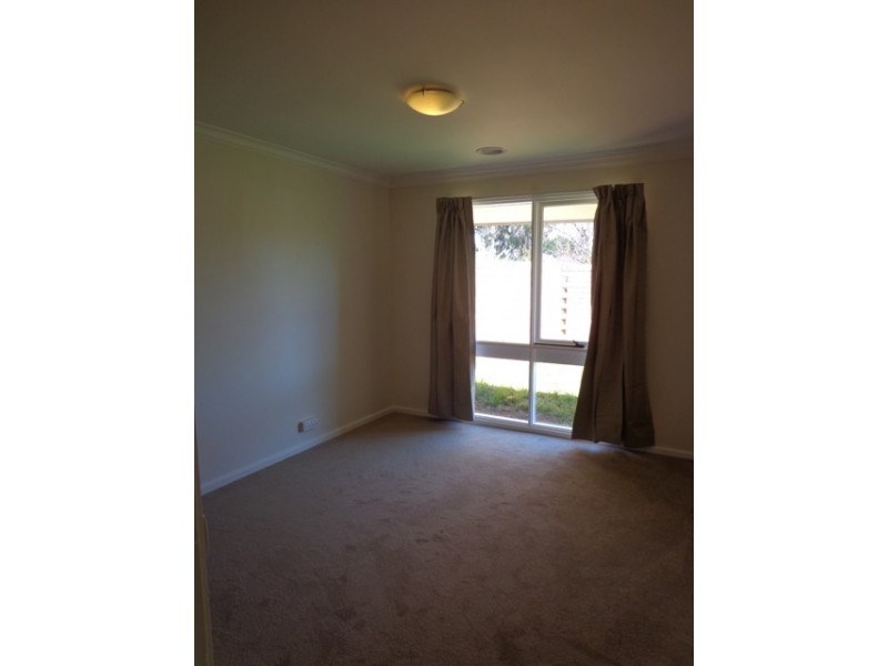 8 Kumm Place, Cook ACT 2614