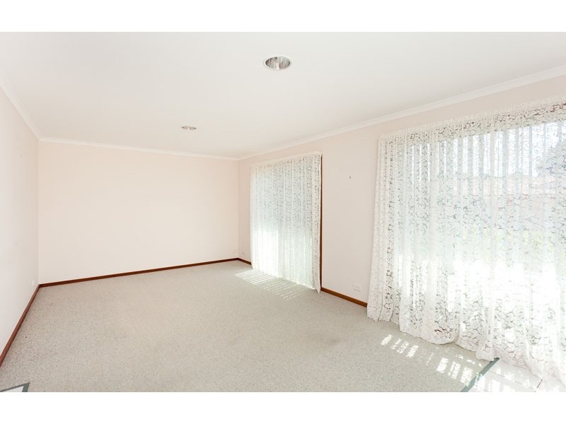 4 McIlwraith Close, Holt ACT 2615