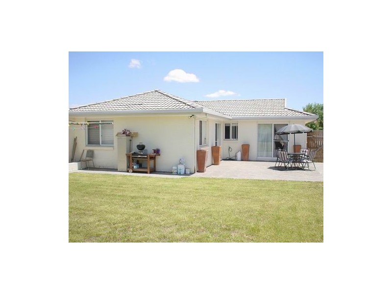 8 Alarmon Crescent, Dunlop ACT 2615