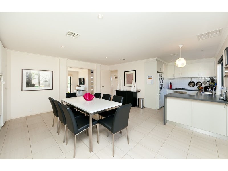 292 Anthony Rolfe Avenue, Gungahlin ACT 2912