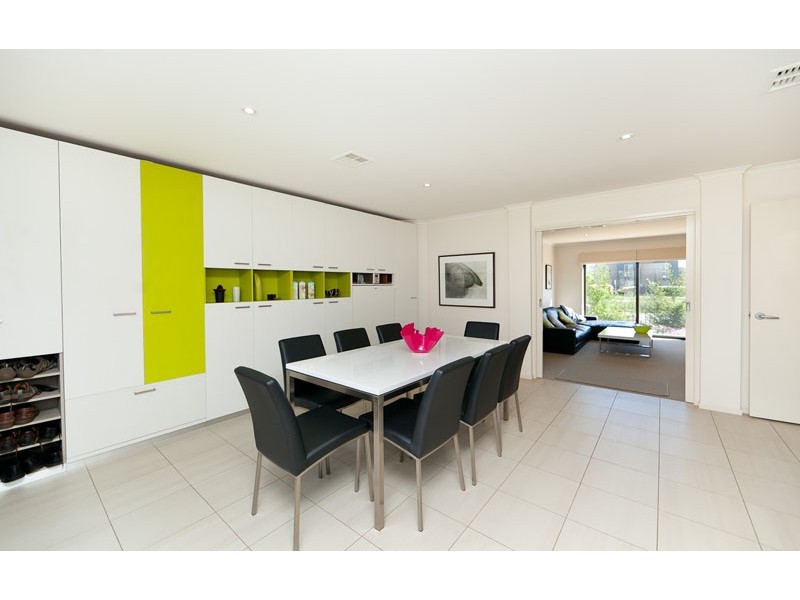 292 Anthony Rolfe Avenue, Gungahlin ACT 2912