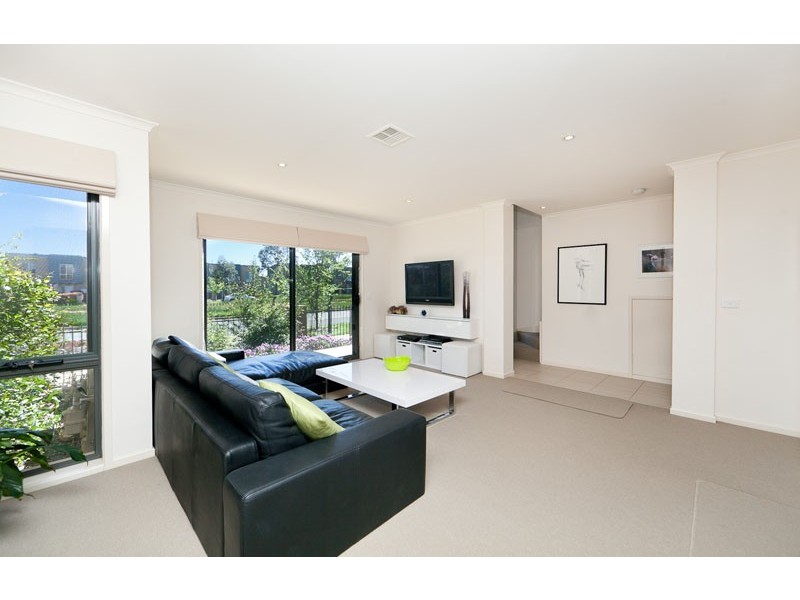 292 Anthony Rolfe Avenue, Gungahlin ACT 2912