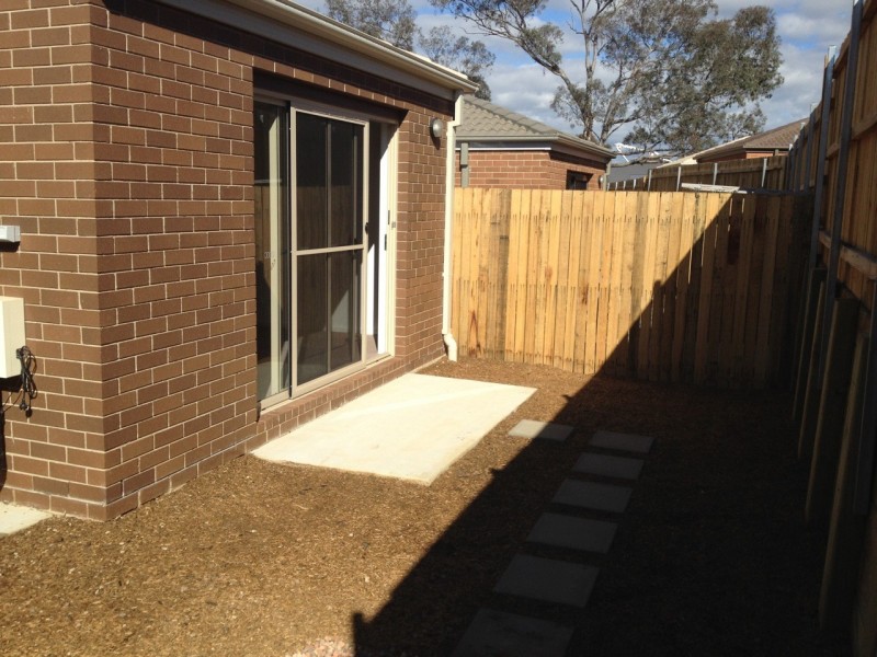 12 Phillipa Weeks Street, Watson ACT 2602