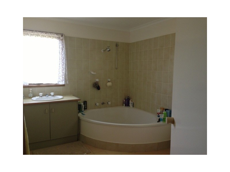 8 Fielder Place, Florey ACT 2615