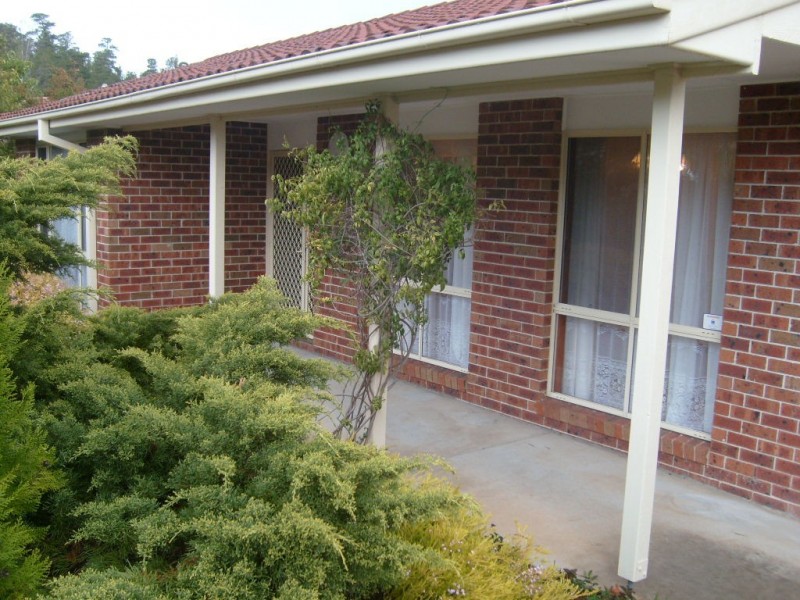 16 Rowntree Crescent, Isaacs ACT 2607