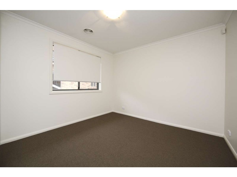 24 Kylie Tennant Street, Franklin ACT 2913