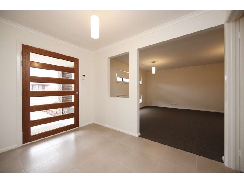 24 Kylie Tennant Street, Franklin ACT 2913